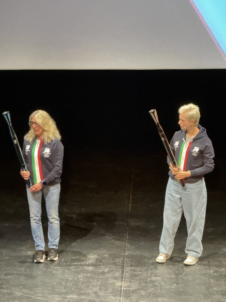 Prima apparizione della torcia olimpica giochi invernali Milano cortina 2025