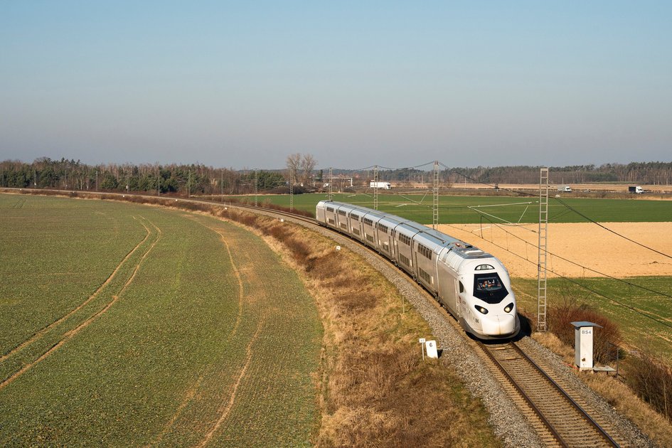 Il treno TGV M in prova dinamica a Cerhenice, Repubblica Ceca, febbraio 2023