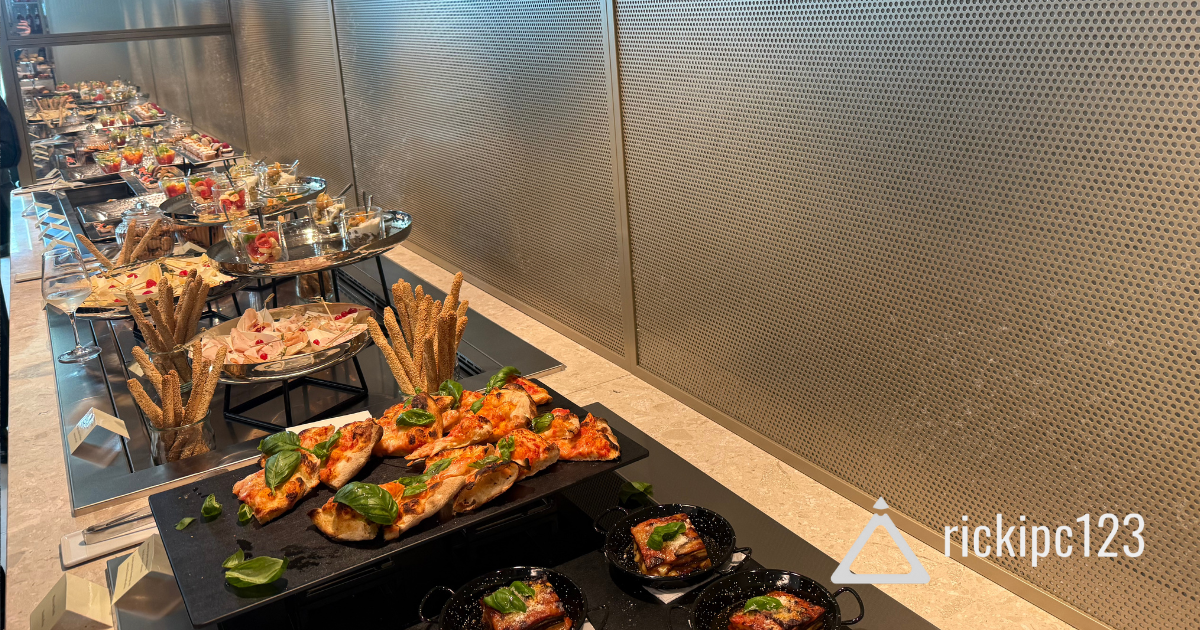 Buffet gastronomico nella Runway Lounge