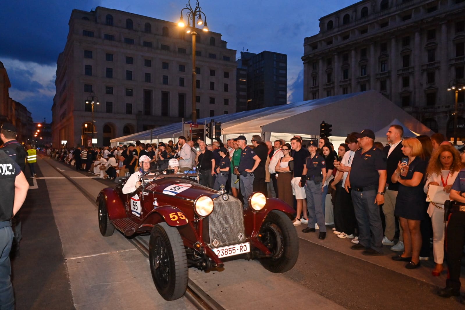foto ufficio stampa 1000 miglia arrivo vetture a padova